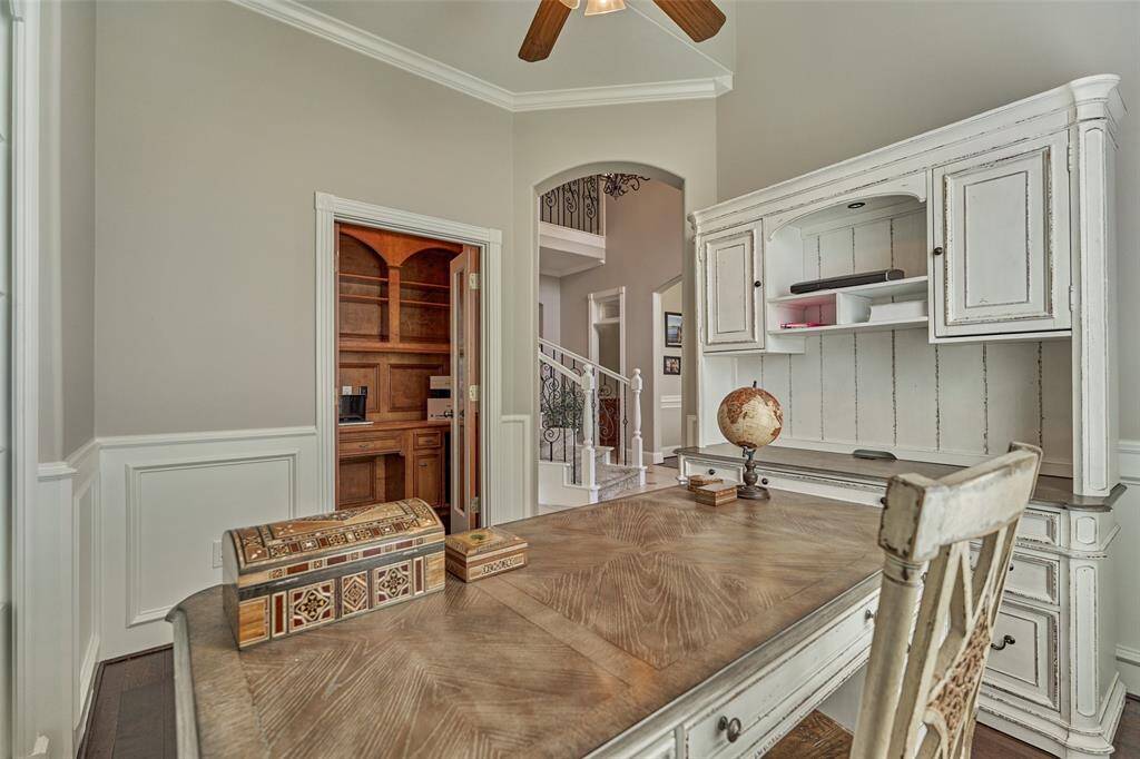 Discover the sophisticated charm of this elegant study, perfect for work or relaxation.