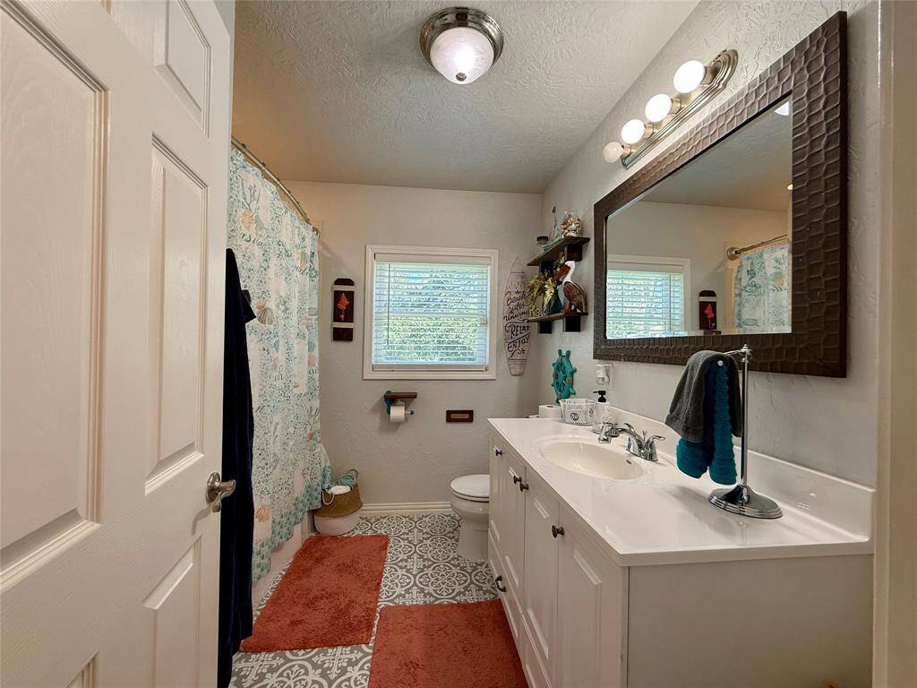 2nd bathroom