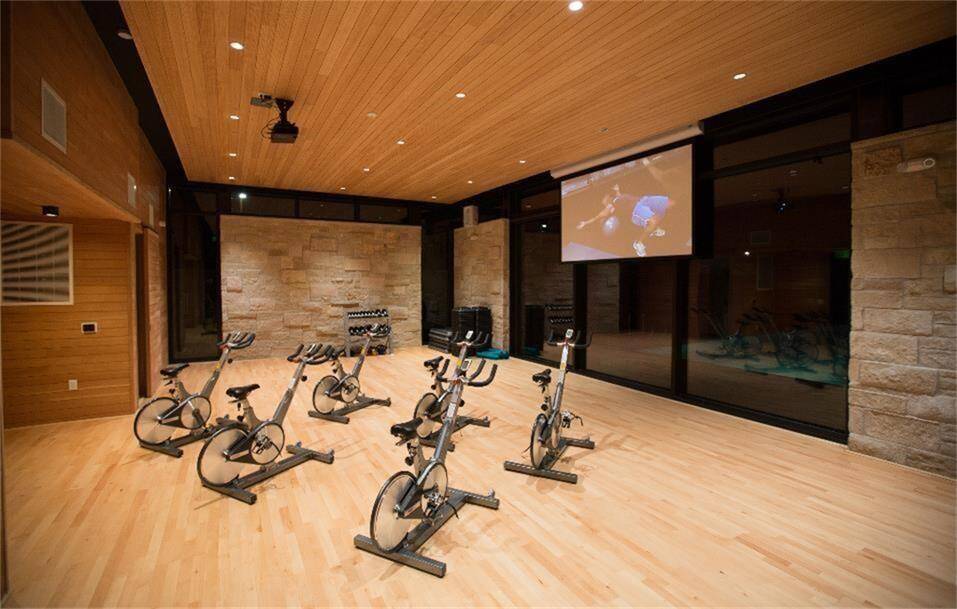 Cane Island features a fully stocked and state-of-the-art Yoga Studio. You can either pull up a cycling workout or a step-workout using the pre-loaded apps, push a button, pull down the screen and enjoy your workout!
