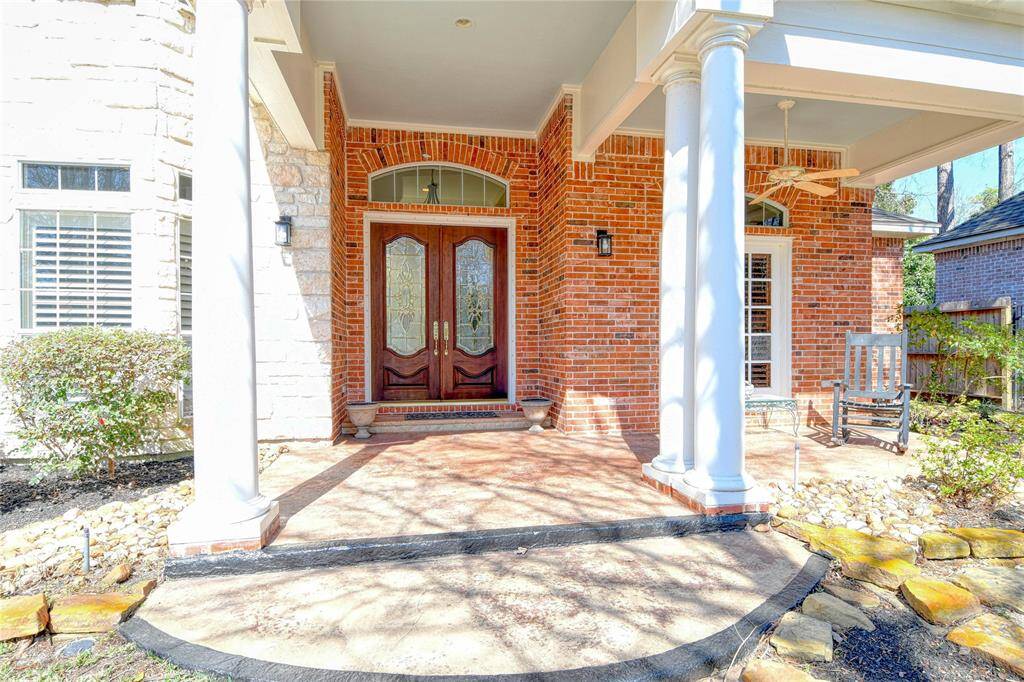 Front view of home