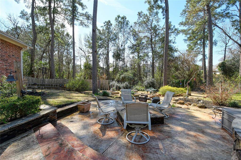 Large private deck around the fire pit for entertaining