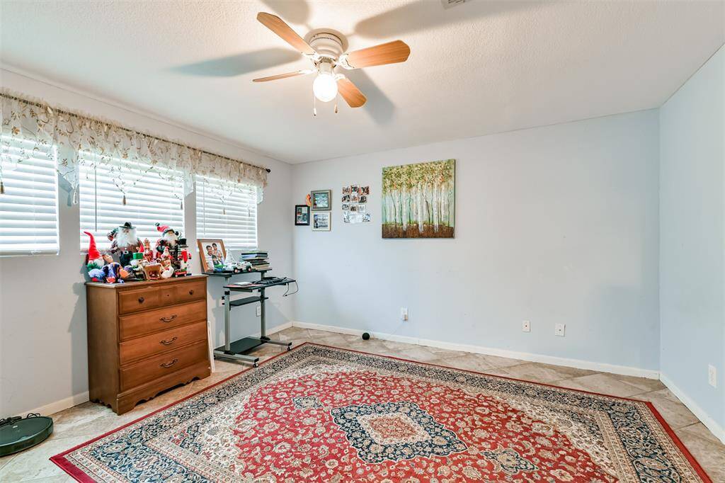 1st large bedroom.
