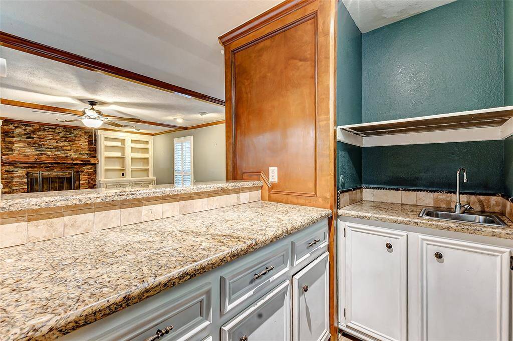 Wet bar