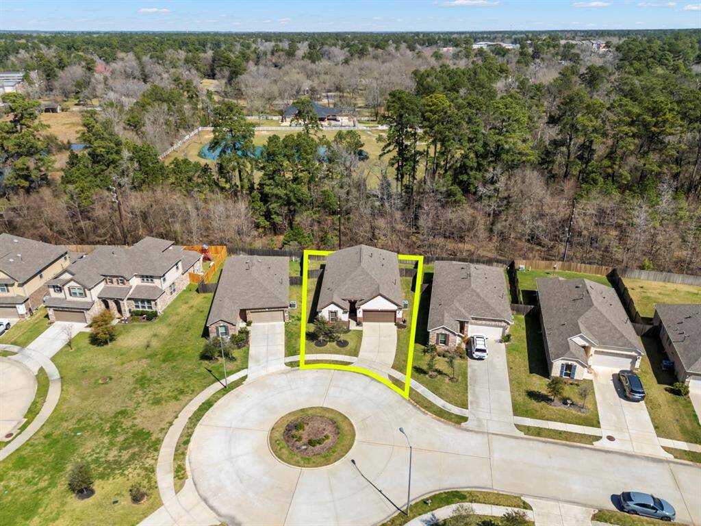 This immaculate home is located on a cul-de-sac in the desirable neighborhood of Cimarron Creek!