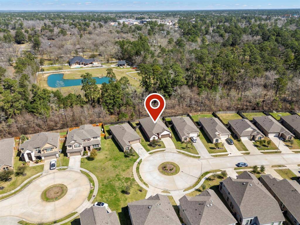 Zoned to Magnolia ISD and in close proximity to great retail and restaurants!