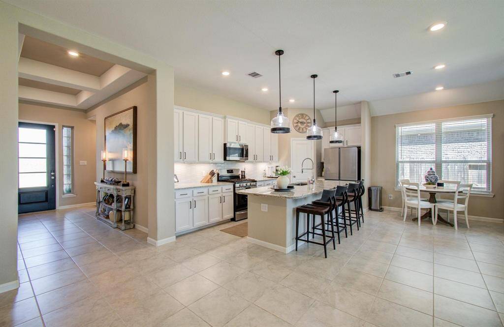 Fabulous open space to entertain