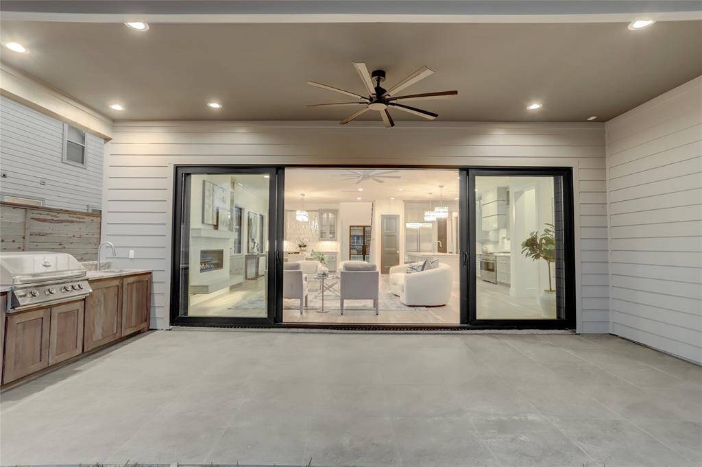 Expense view of the great room and imagine alfresco dining on the lanai.