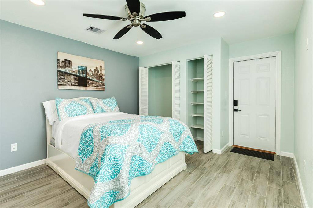 Second bedroom showing more spacious closets.