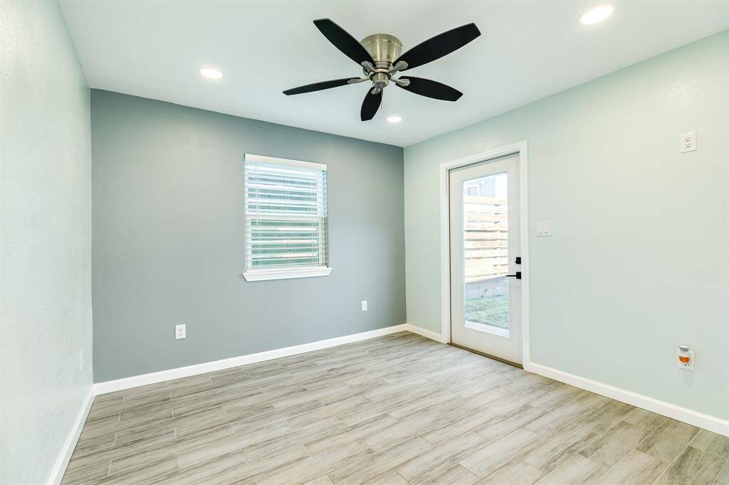 Third bedroom is vacant waiting for the new owner's furnishings.