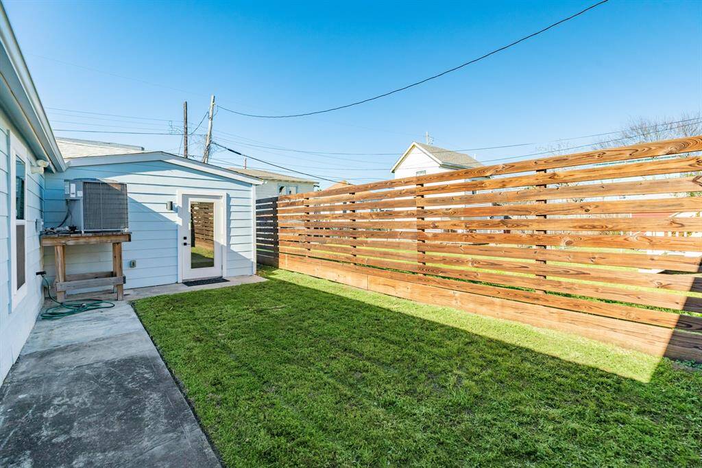 Nice back yard with privacy fence.  Great for a pet or place to cook-out!