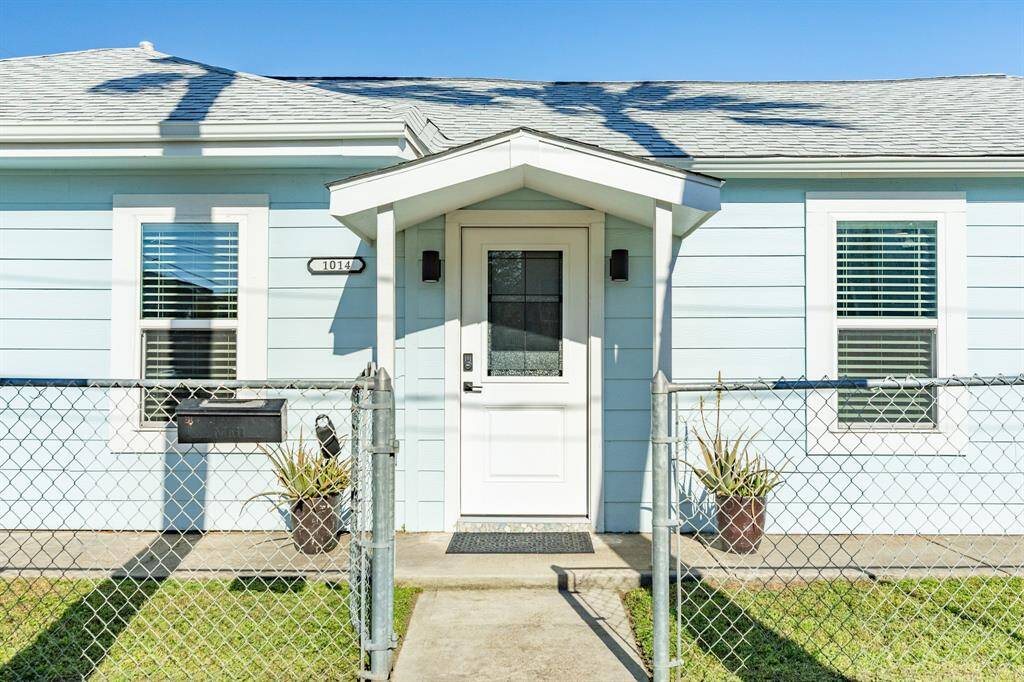 This spacious home would make a wonder short-term-rental or long term rental for a family or college students.