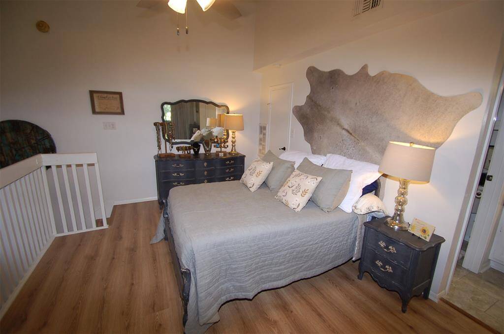 Primary bed room