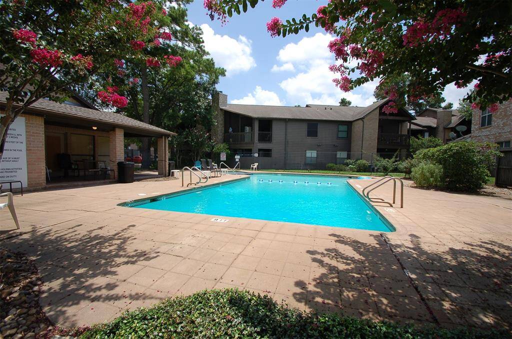 Community pool