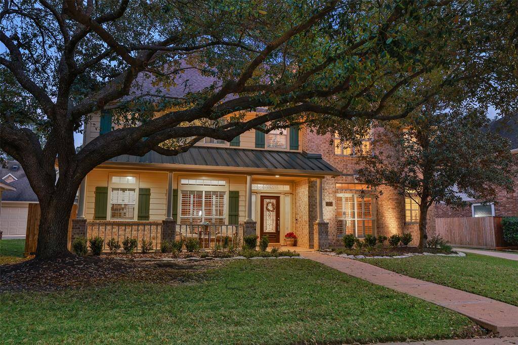 Nightscape lighting offers a soft approach for visitors.