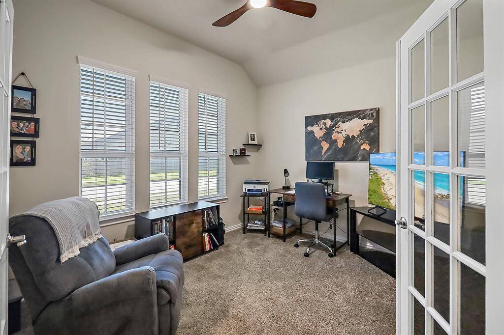 Office/extra bedroom