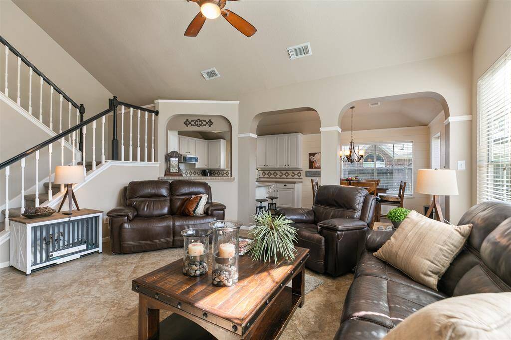 Kitchen and breakfast room open to the family room.