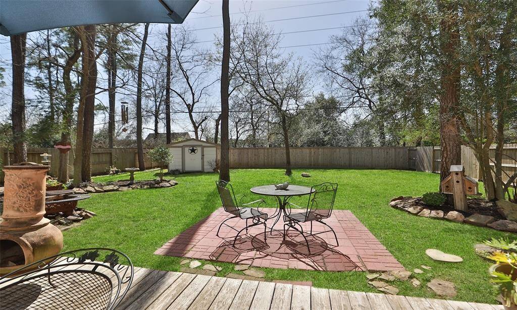 Extra large back yard with no back neighbors.