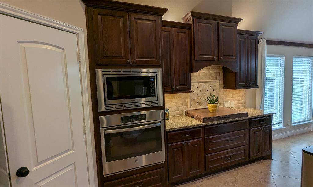 sizable corner pantry