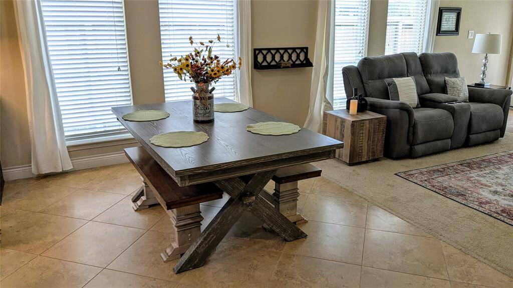 plenty of room for family and friends