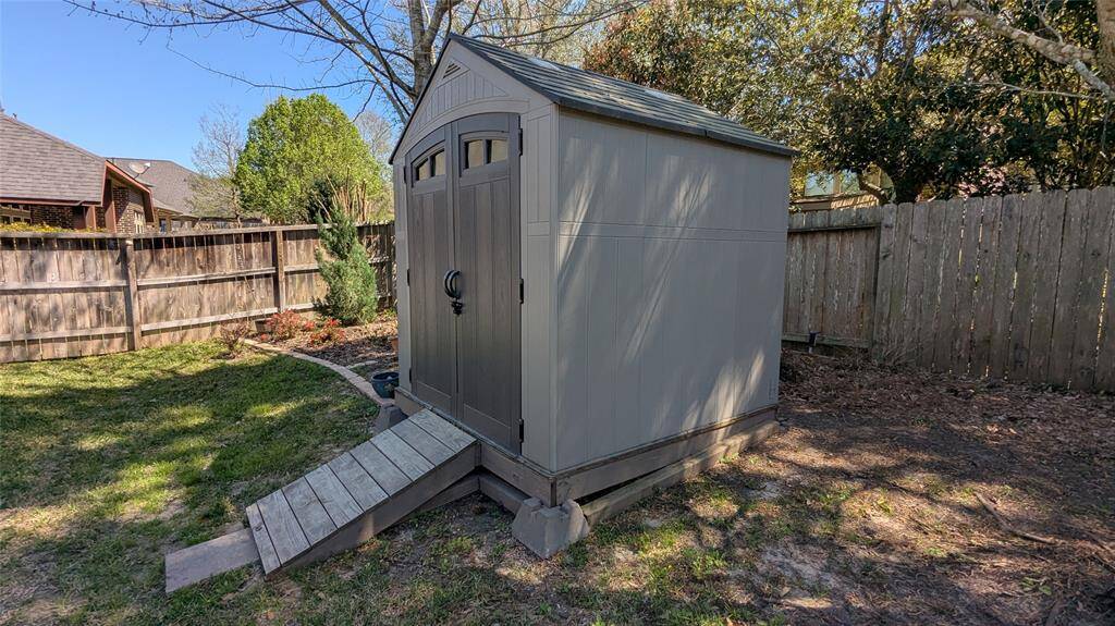 Extra storage available in the shed