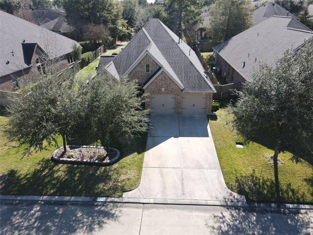 Amazing oasis in the sought after Woodforest neighborhood.