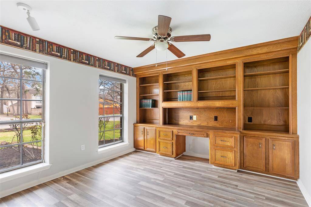 Study/Home Office/Library