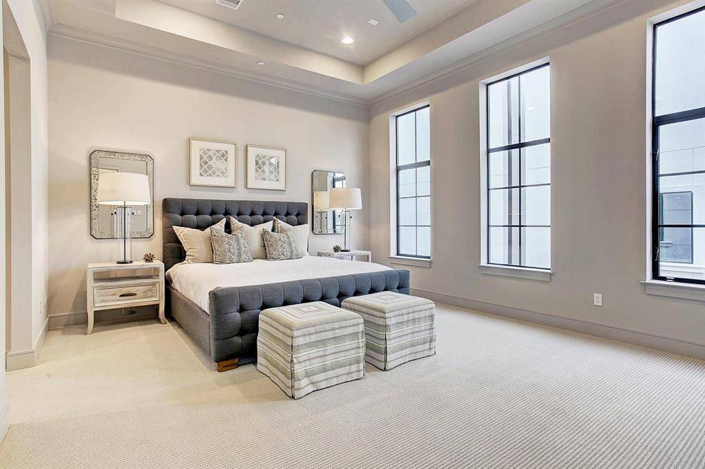 Spacious 3rd floor primary bedroom.