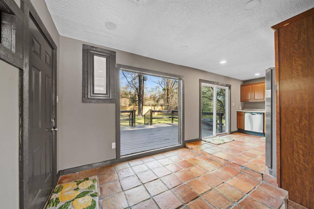 Kitchen/Dining area