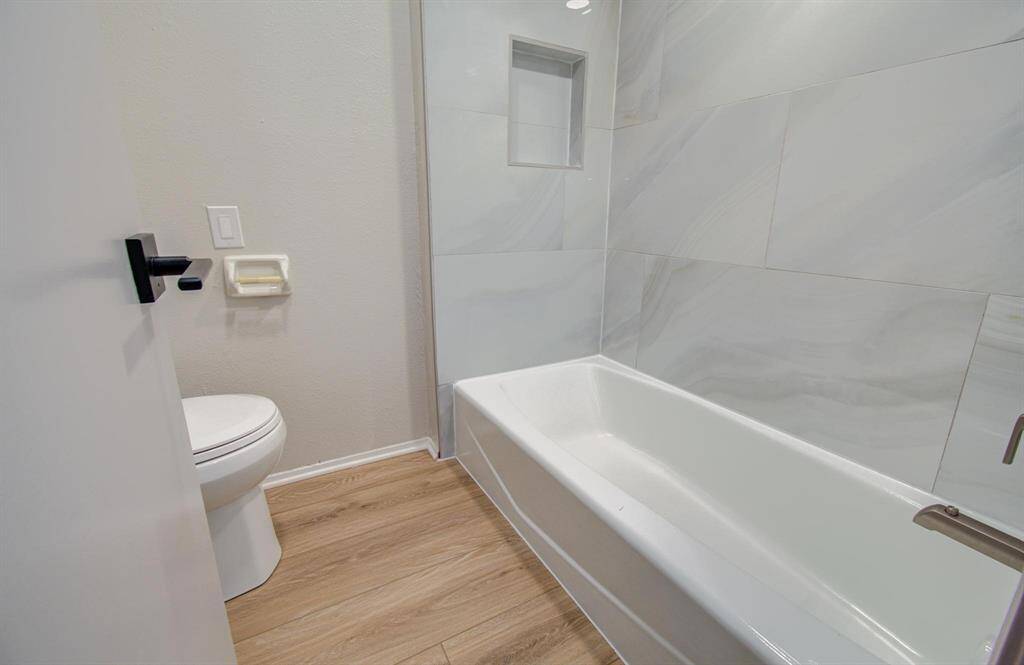 Family tub/shower