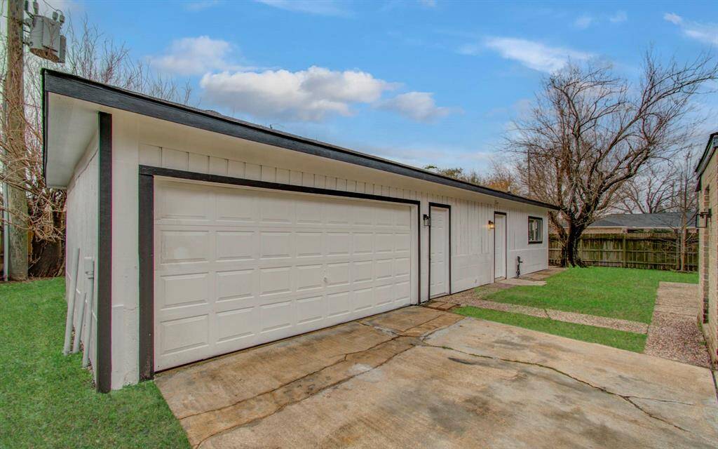 Garage and Guest home