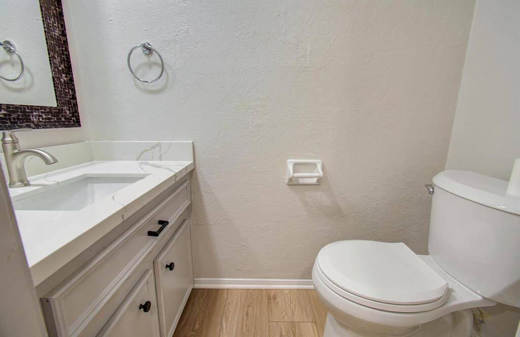 1st floor powder bath