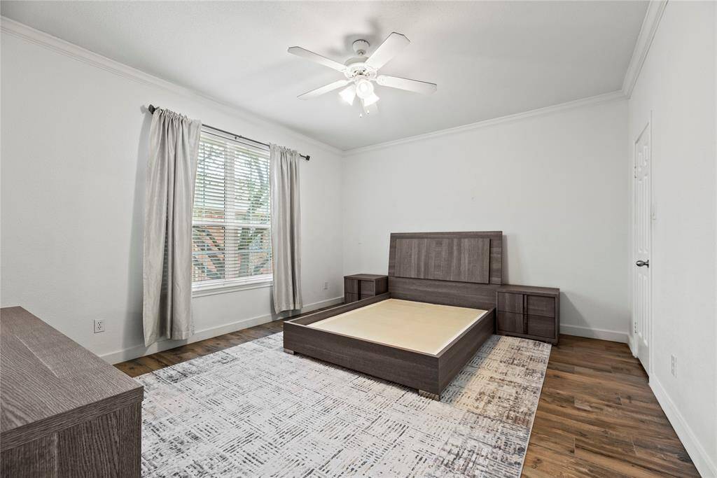 Large Primary Bedroom **2255 Braeswood Park Unit 240, Houston, TX 77030**