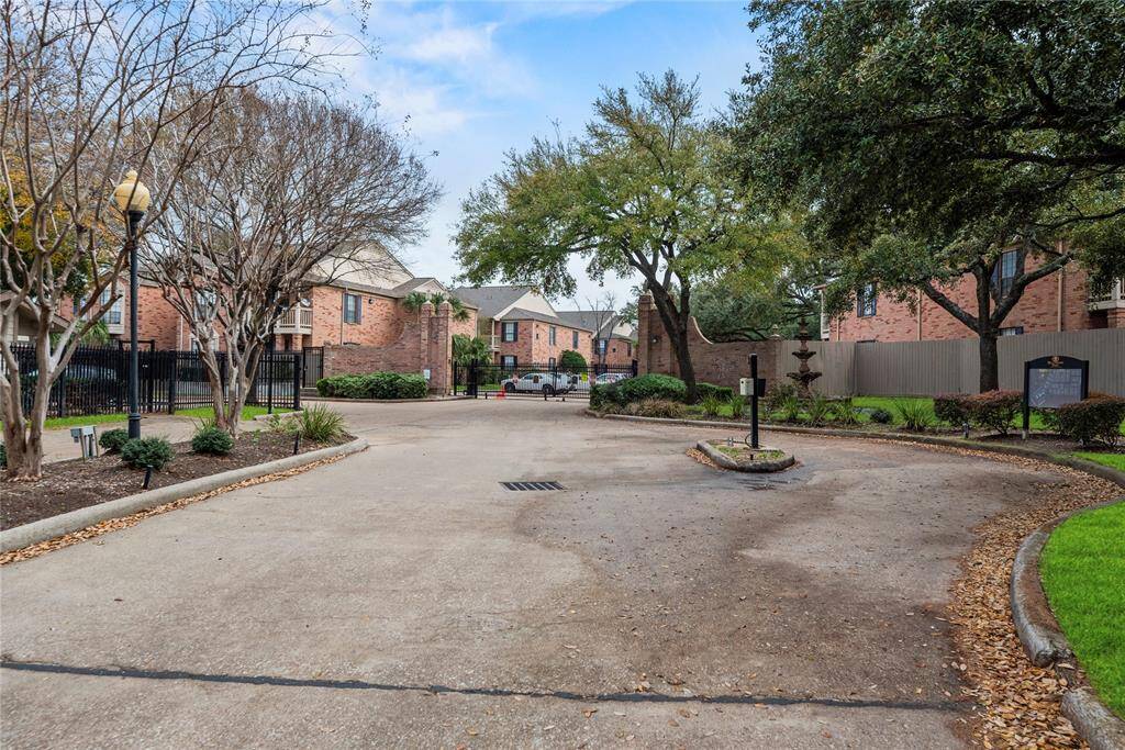 Limited Access Gates and located in a Cul-de-sac **2255 Braeswood Park Unit 240, Houston, TX 77030**