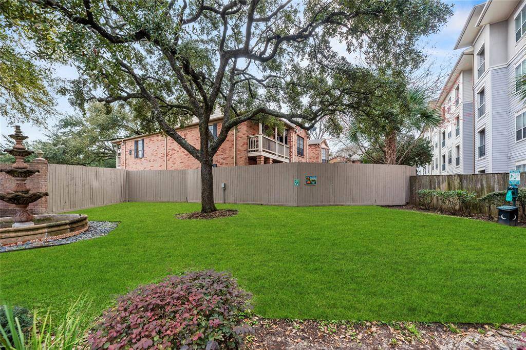 Areas within the community to relax and enjoy the upcoming Springtime **2255 Braeswood Park Unit 240, Houston, TX 77030**
