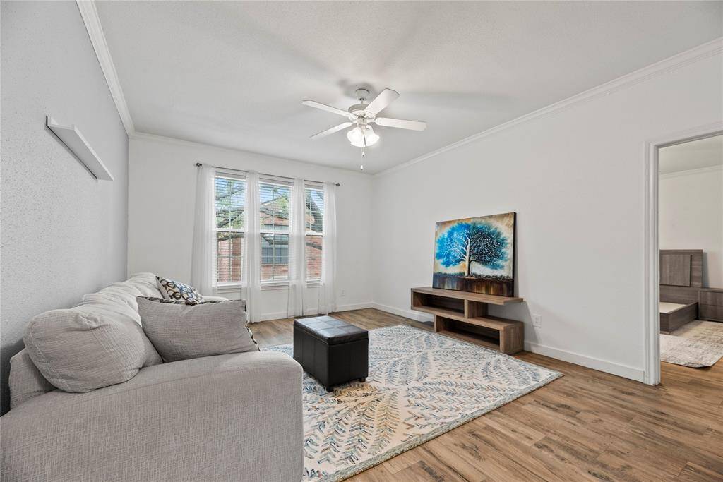 Spacious Living Room area **2255 Braeswood Park Unit 240, Houston, TX 77030**