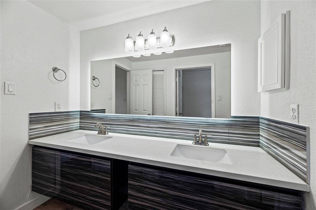Remodeled to a contemporary style Oversized Dual Sinks with Drawers **2255 Braeswood Park Unit 240, Houston, TX 77030**