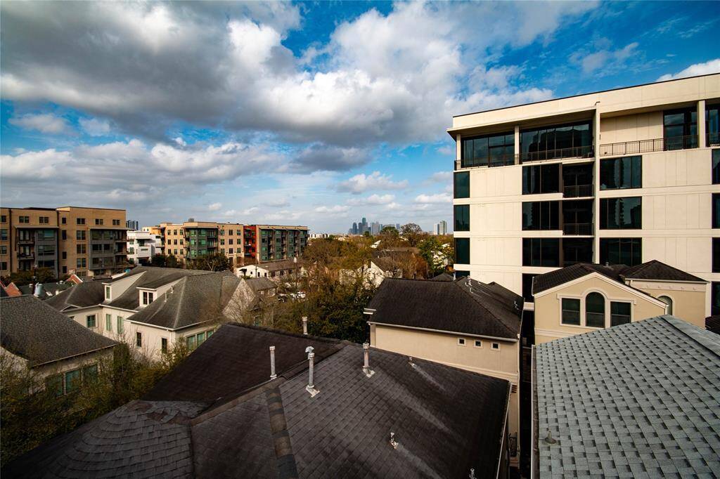 View of condos and townhomes of Upper Kirby District and Downtown