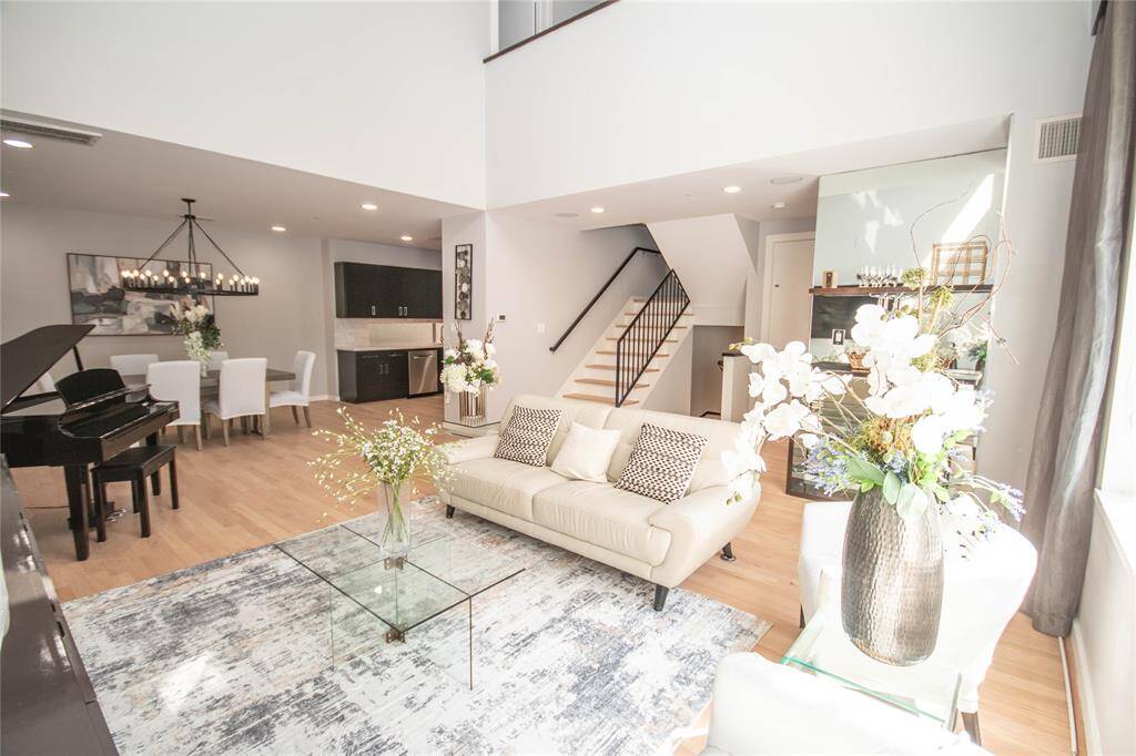 Stunning contemporary look in Living and dining room