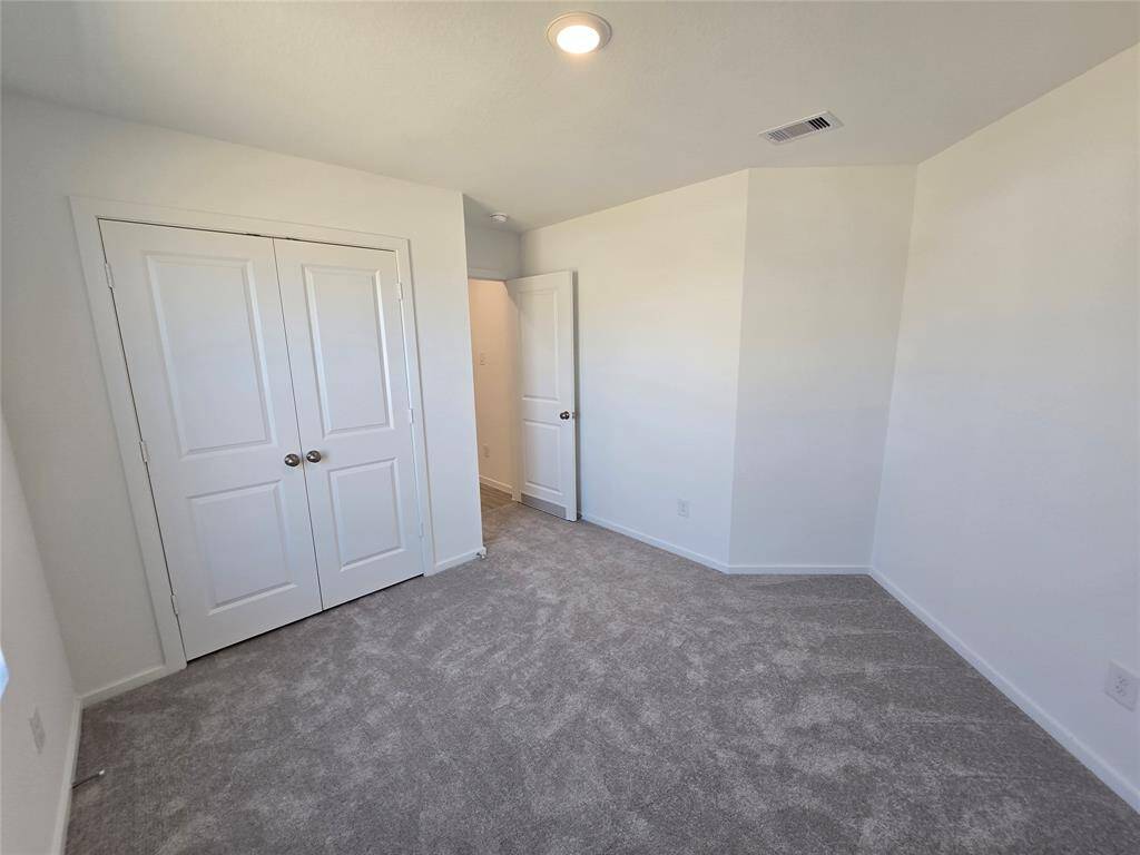 *Not actual home, pictures representative of same floorplan*