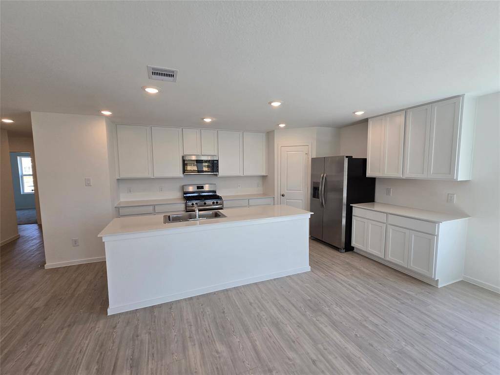 *Not actual home, pictures representative of same floorplan*