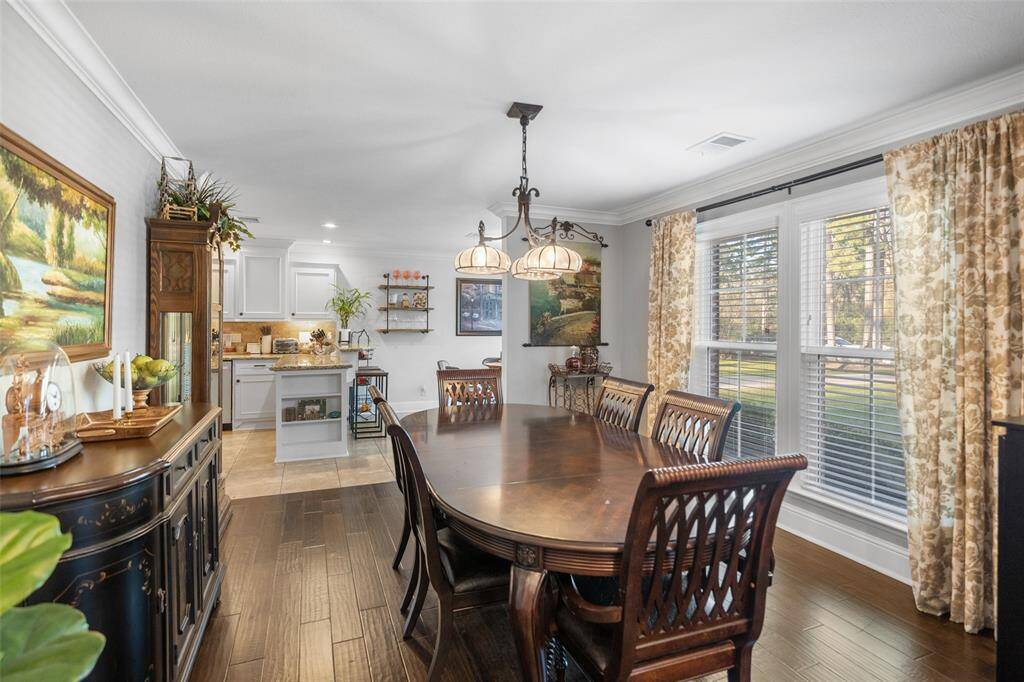 And, open to the Kitchen & sunny Eat-In area.