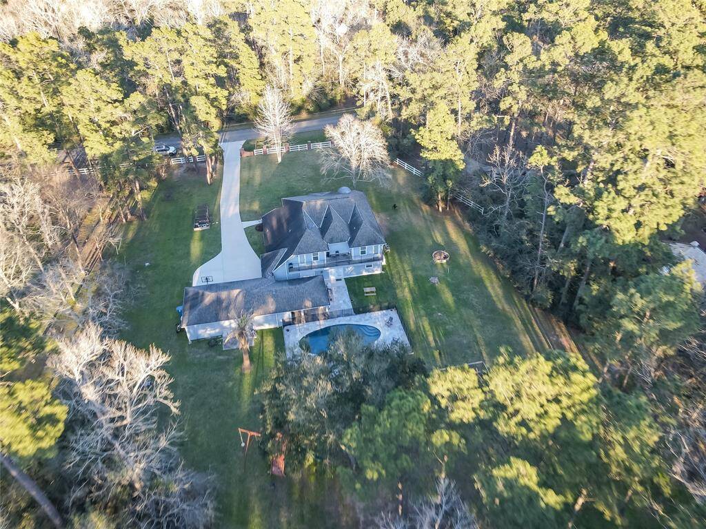 A 2.29 Acre Estate With NO MUD and Low Tax Rate!