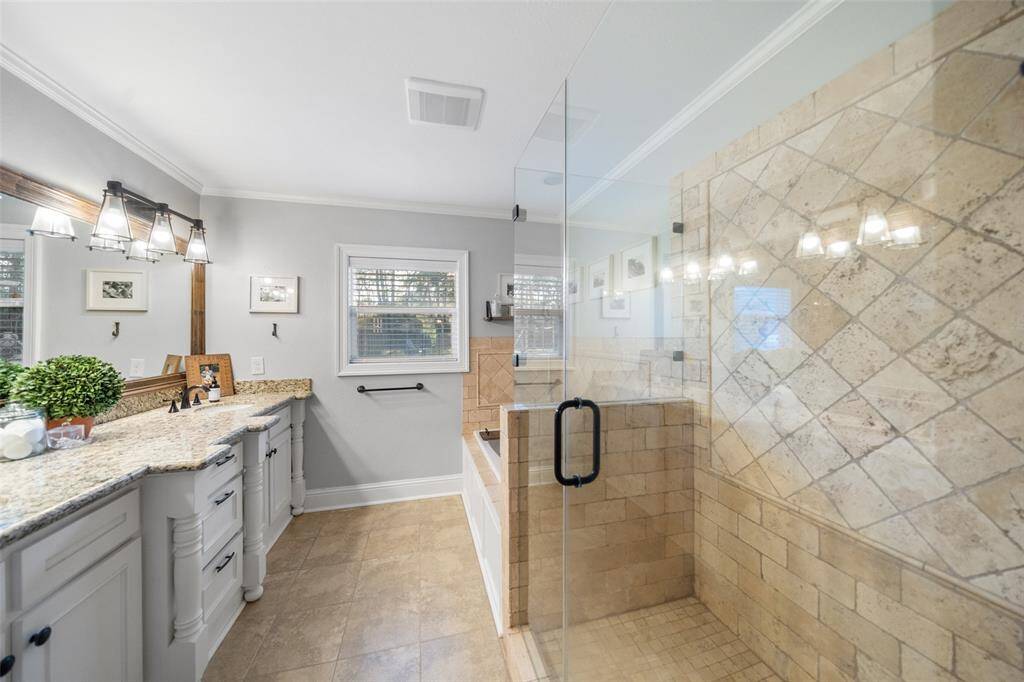 En-Suite Bathroom with double sinks.