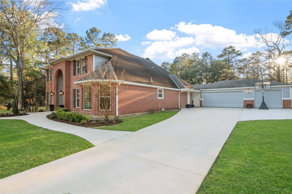Oversized 3 Car Garage.