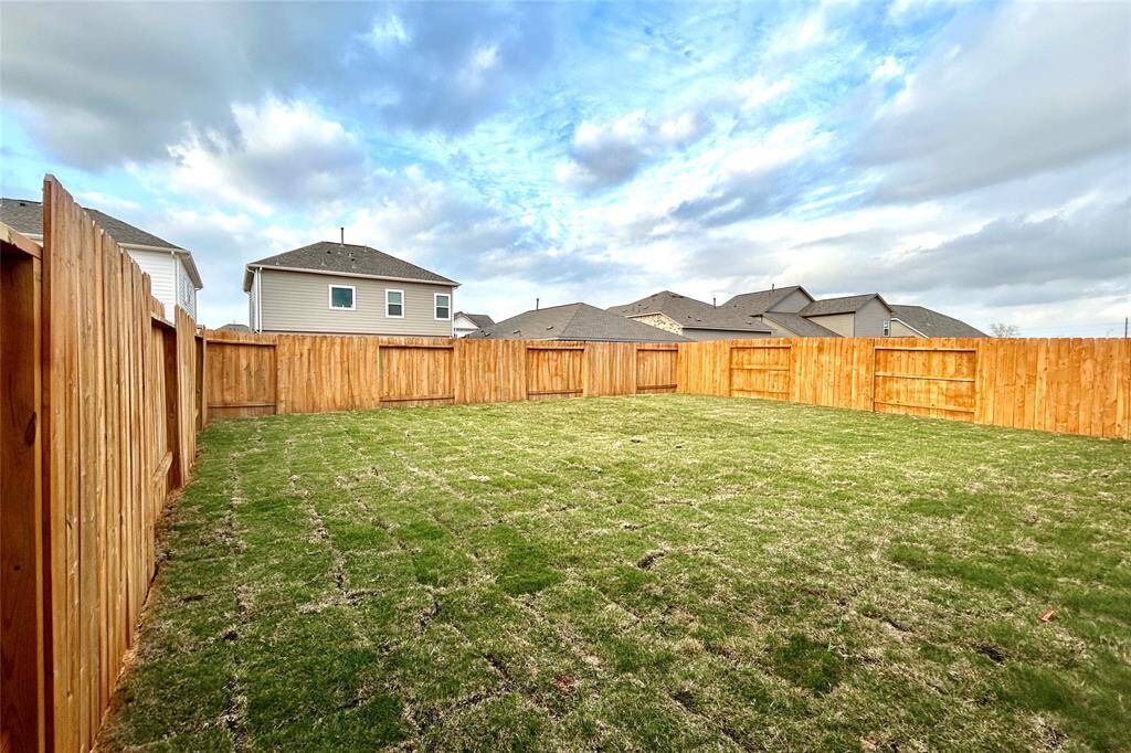 Painted fence for waterproof