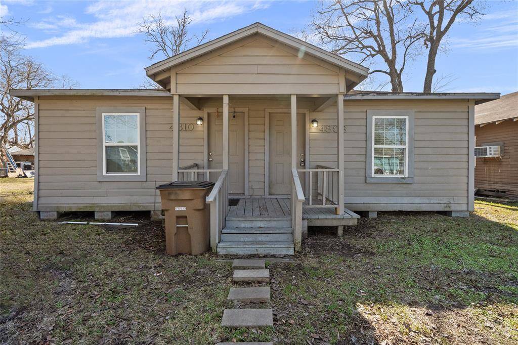 Front view of home