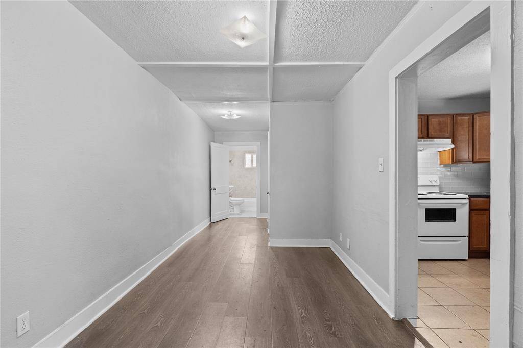 Hallway to kitchen entryway