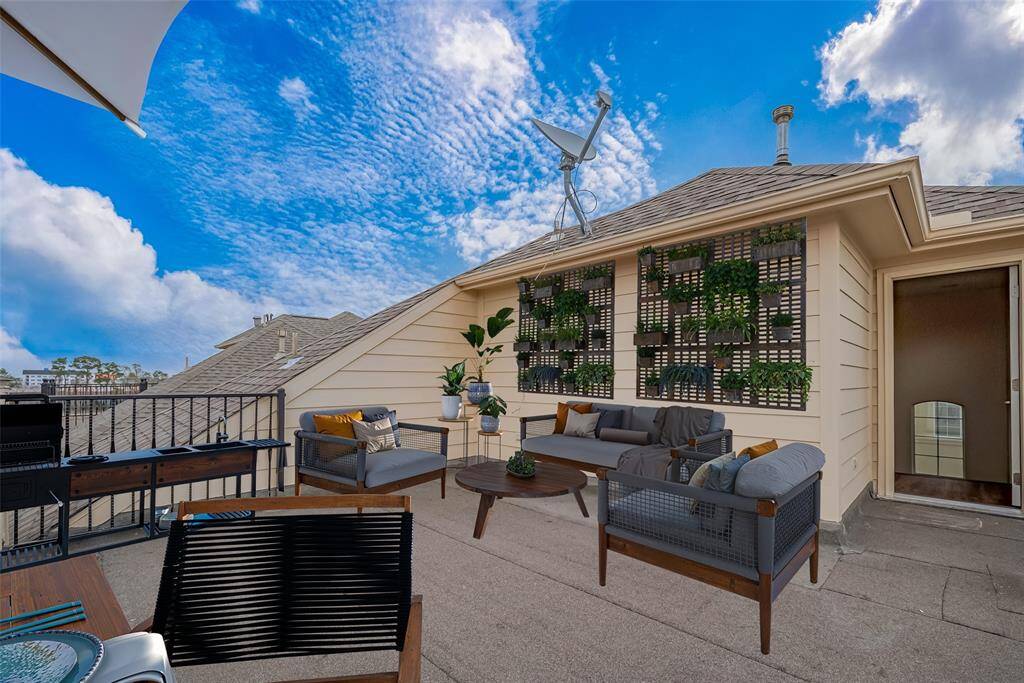 Virtually staged rooftop
