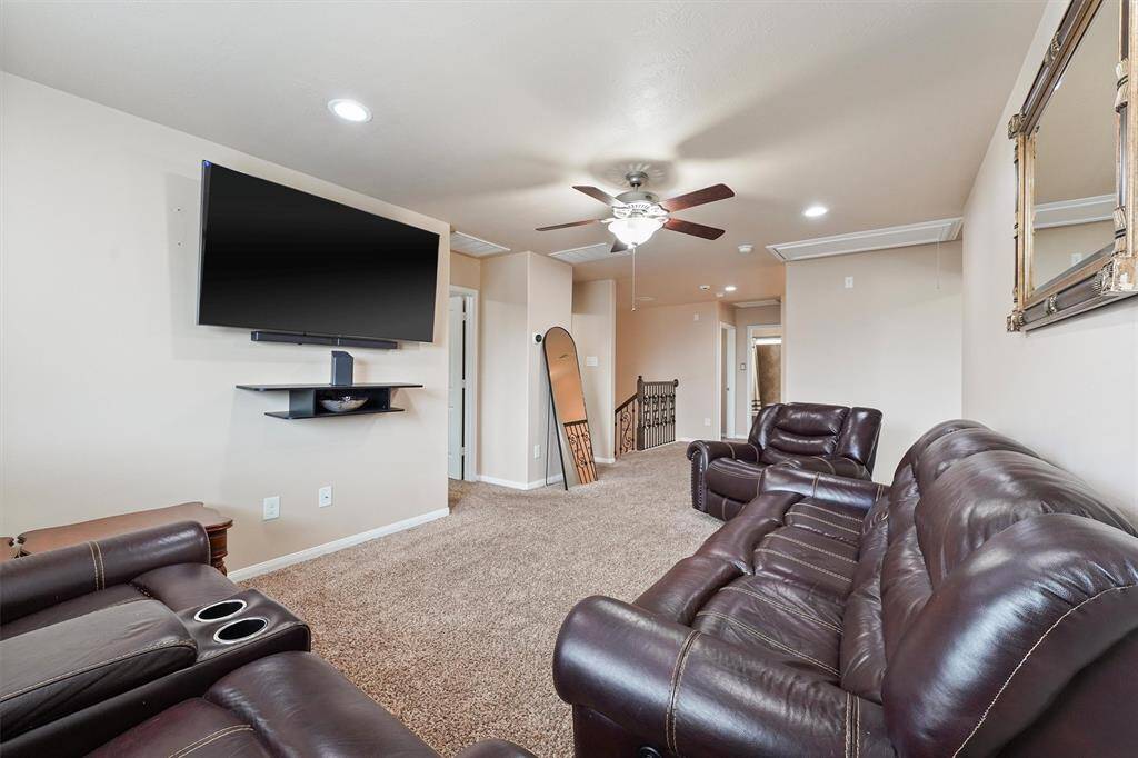 3rd view of entertainment room