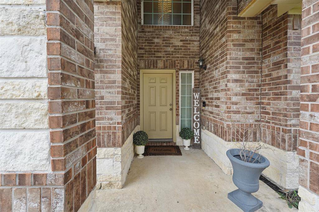 View of entryway from front porch